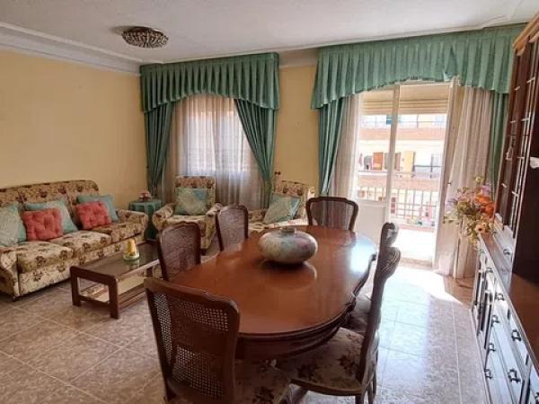 Piso en plaza de las Escuelas