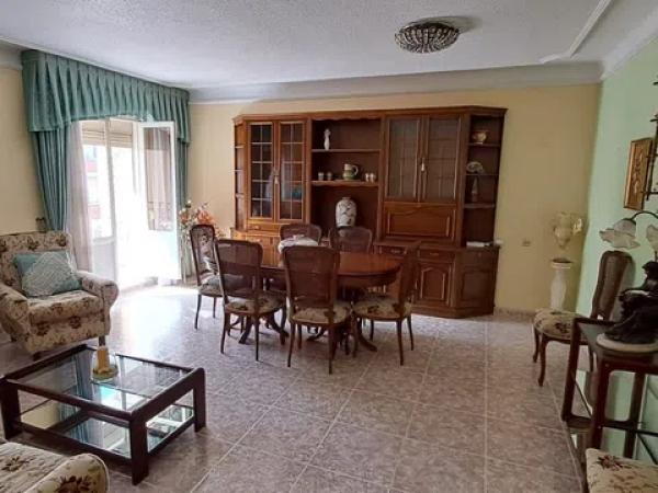 Piso en plaza de las Escuelas