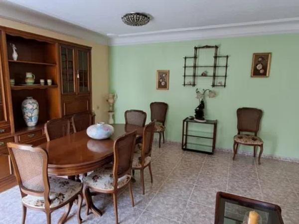 Piso en plaza de las Escuelas