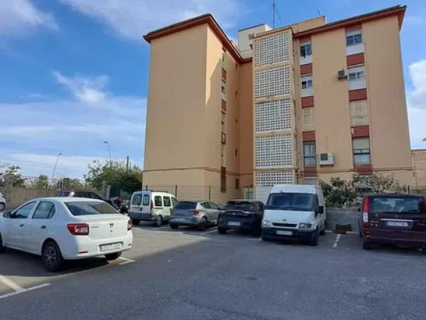 Piso en plaza de las Escuelas