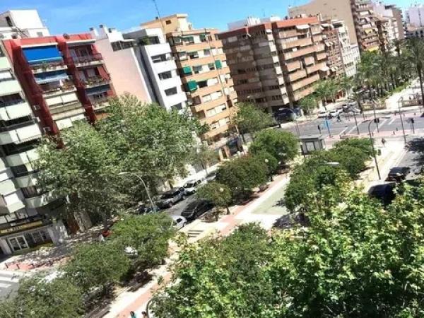 Piso en avenida General Marvá