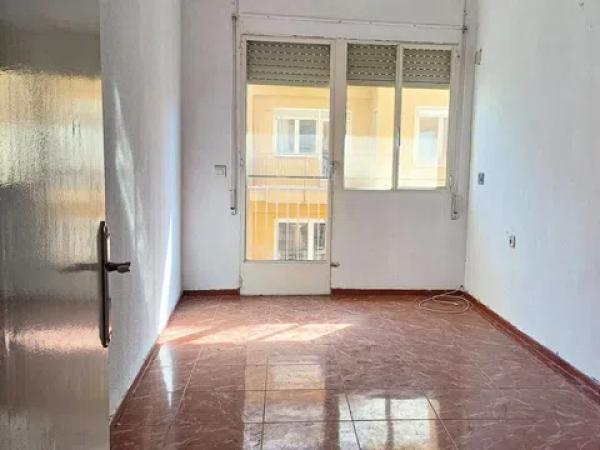 Piso en calle Reyes Católicos, 34