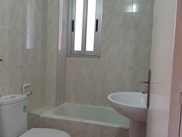 Piso en calle Reyes Católicos, 34