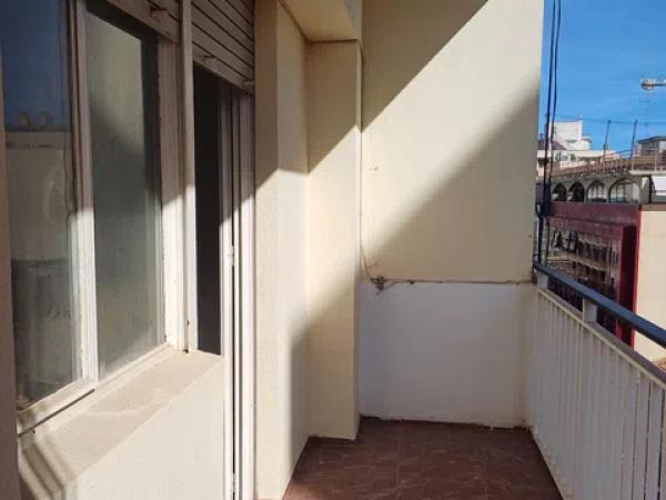 Piso en calle Reyes Católicos, 34