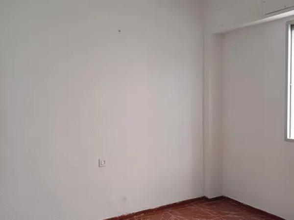 Piso en calle Reyes Católicos, 34