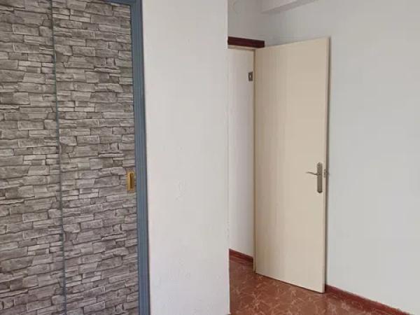 Piso en calle Reyes Católicos, 34