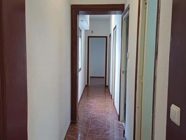 Piso en calle Reyes Católicos, 34