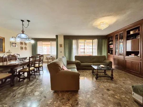 Piso en avenida Oscar Espla, 17