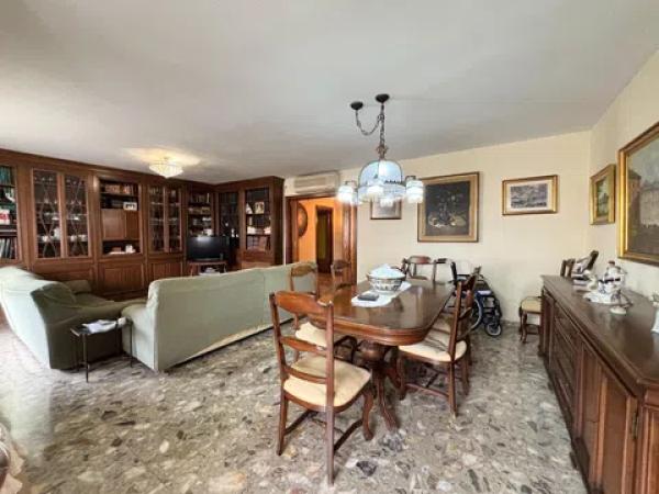 Piso en avenida Oscar Espla, 17