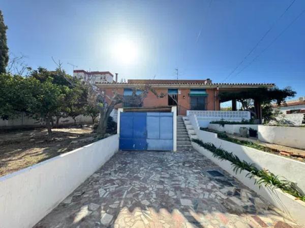 Casa independiente en calle Padre Perpiñán s/n