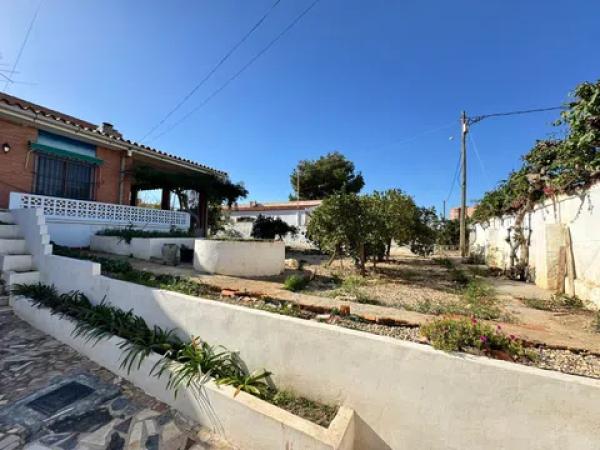 Casa independiente en calle Padre Perpiñán s/n