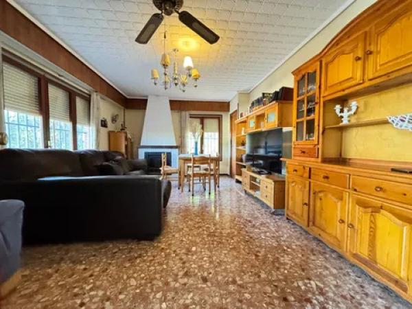 Casa independiente en calle Padre Perpiñán s/n