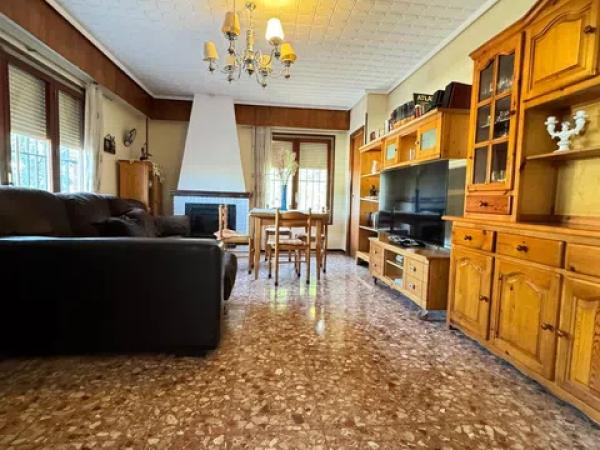 Casa independiente en calle Padre Perpiñán s/n