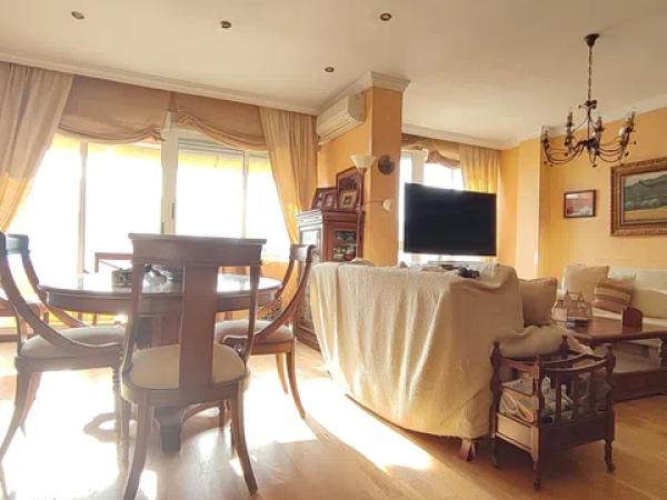 Piso en calle del Médico Pascual Pérez, 28