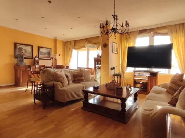 Piso en calle del Médico Pascual Pérez, 28