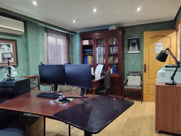 Piso en calle del Médico Pascual Pérez, 28