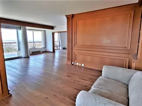 Piso en avenida del Doctor Gadea, 1