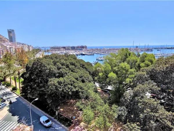 Piso en avenida del Doctor Gadea, 1