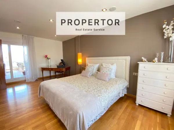 Dúplex en calle Maria Moliner