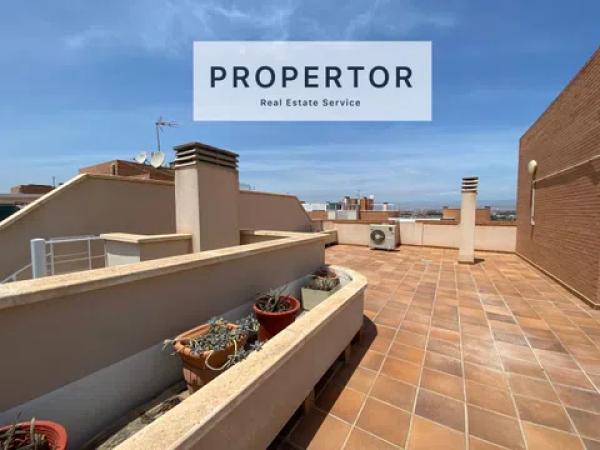 Dúplex en calle Maria Moliner