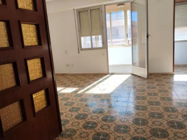 Piso en avenida Benito Perez Galdos