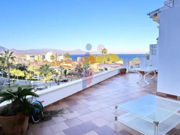 Chalet adosado en calle del Albatros, 4