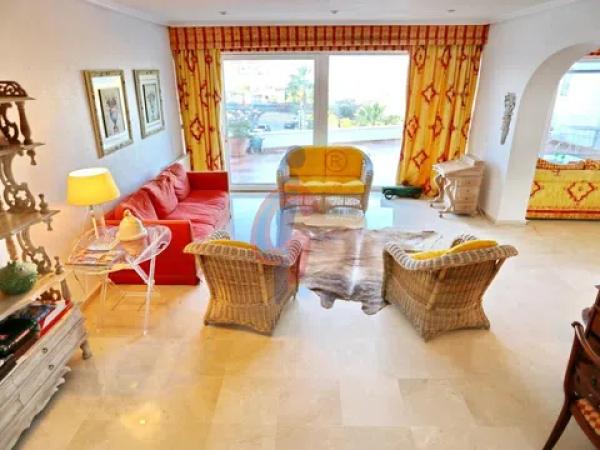 Chalet adosado en calle del Albatros, 4