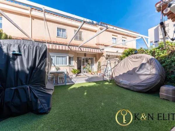 Chalet adosado en calle del Olimpo