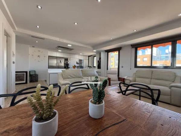 Dúplex en avenida Historiador Vicente Ramos