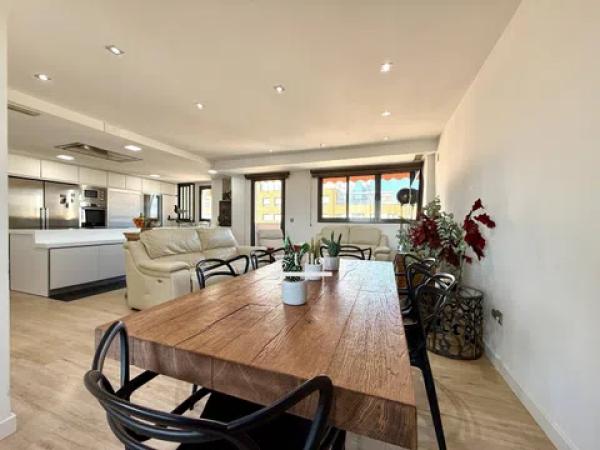 Dúplex en avenida Historiador Vicente Ramos