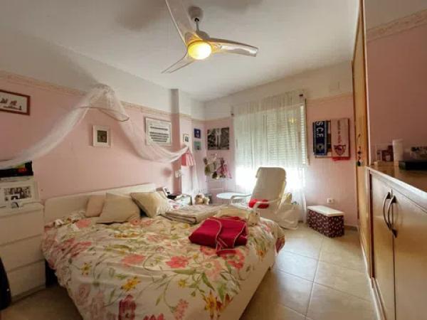 Casa independiente en avenida de la Costa Blanca