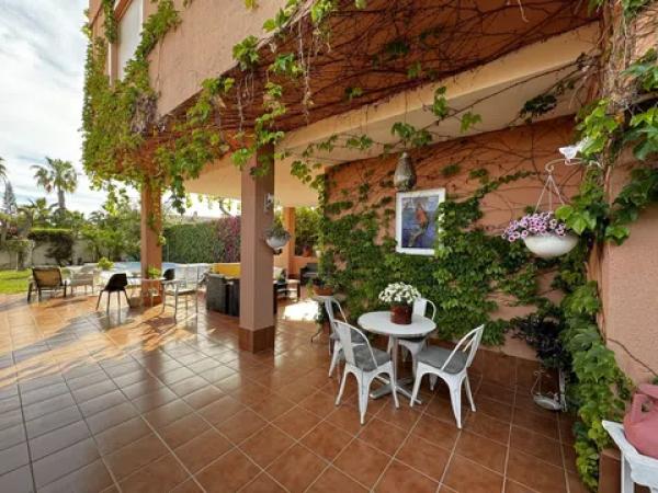 Casa independiente en avenida de la Costa Blanca