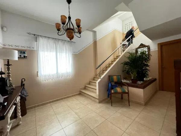 Casa independiente en avenida de la Costa Blanca