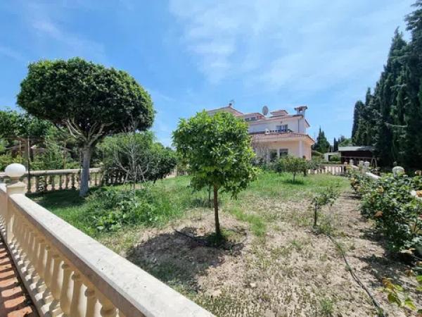 Casa independiente en Hinojo