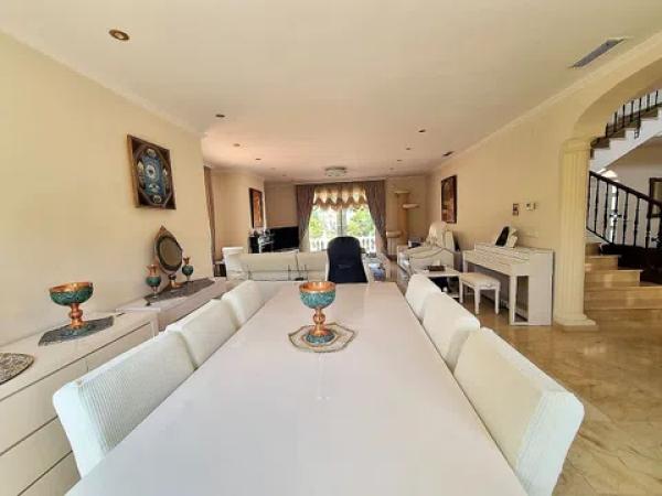 Casa independiente en Hinojo