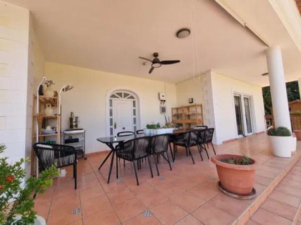 Casa independiente en Hinojo