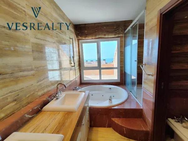 Chalet adosado en calle Océano, 32