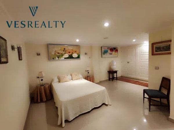 Chalet adosado en calle Océano, 32