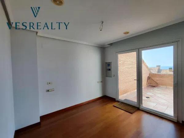 Chalet adosado en calle Océano, 32