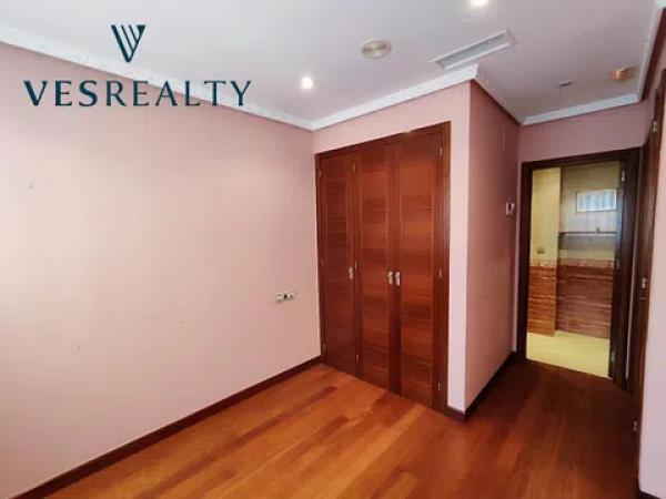 Chalet adosado en calle Océano, 32