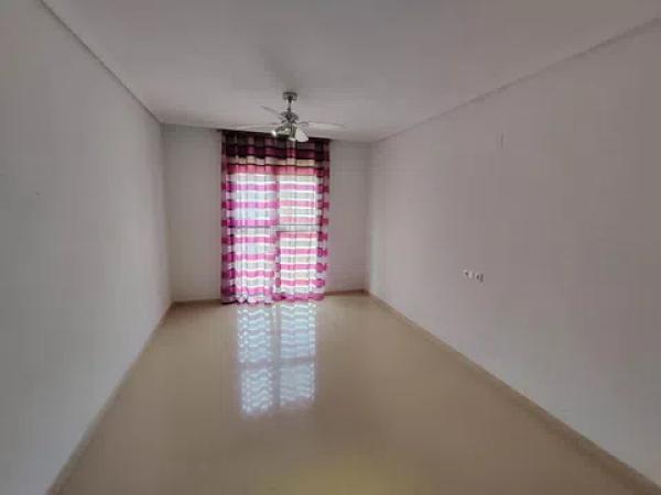 Piso en calle Astrónomo Comas Sola