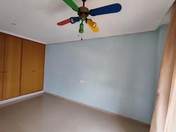 Piso en calle Astrónomo Comas Sola