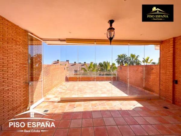 Chalet adosado en calle Océano