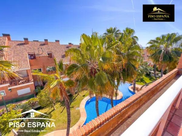 Chalet adosado en calle Océano