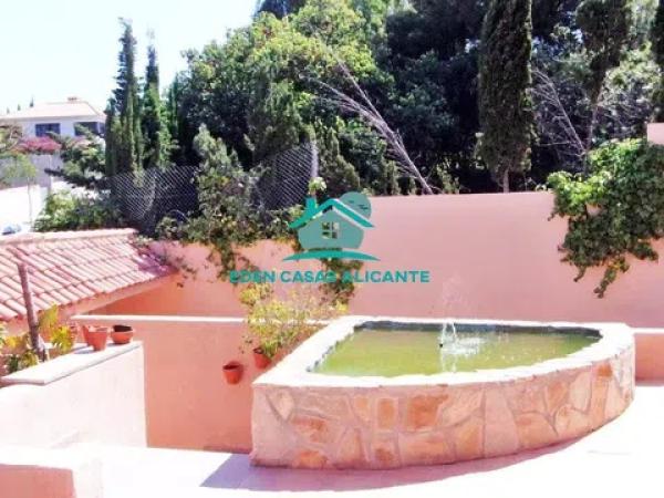 Casa independiente en calle de Juan Pamblanco Ayela