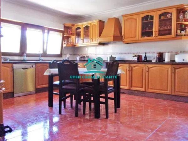 Casa independiente en calle de Juan Pamblanco Ayela