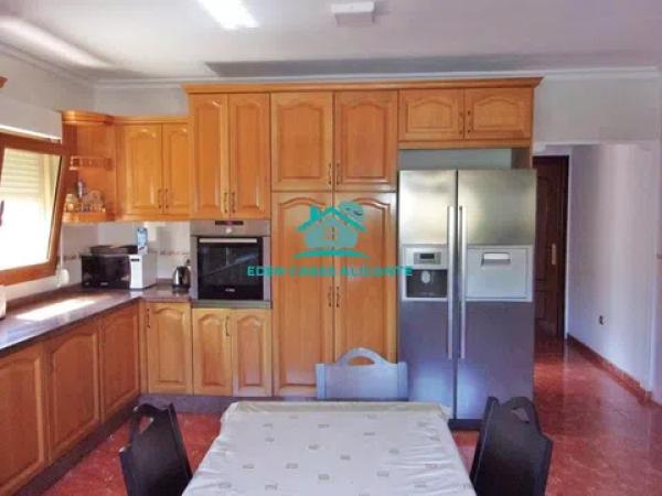 Casa independiente en calle de Juan Pamblanco Ayela