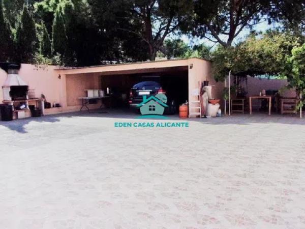 Casa independiente en calle de Juan Pamblanco Ayela