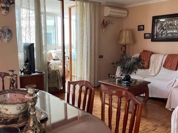 Piso en avenida de Denia