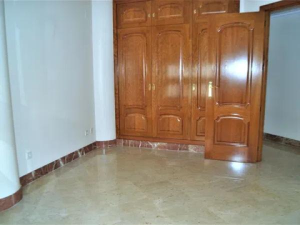 Piso en calle Cándida Jimeno Gargallo